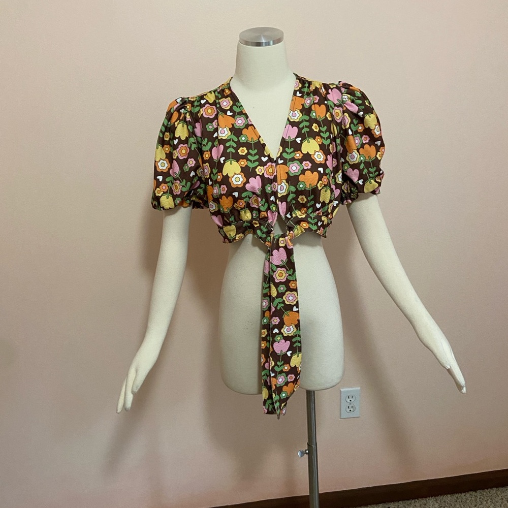Floral Puff Sleeve Wrap Top from unique vintage